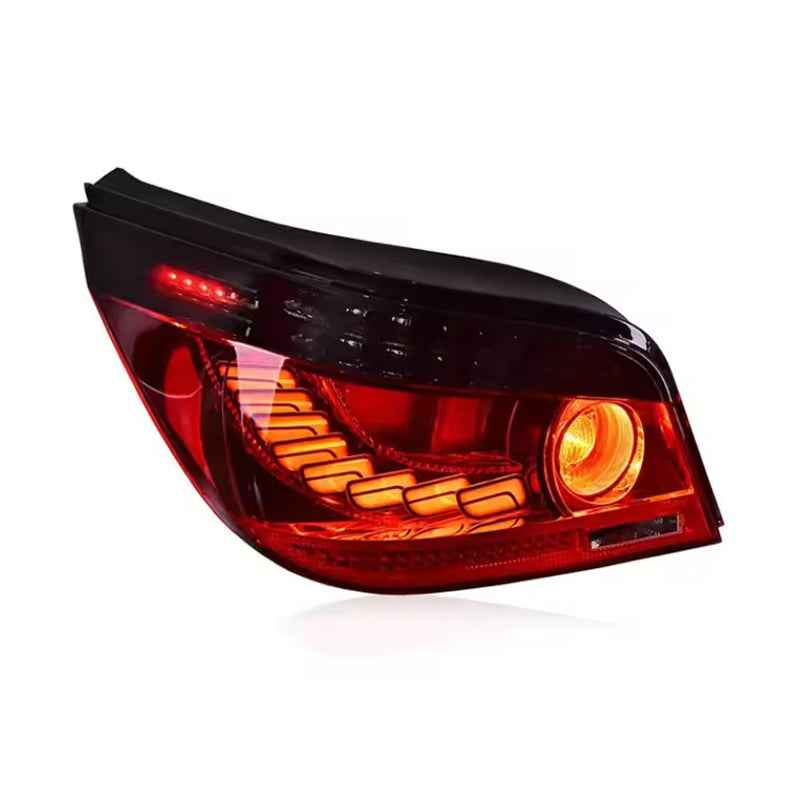 BMW 5 Series E60 (2003–2010) galiniai LED žibintai su modifikuotais posūkių signalais ir „plug and play“ jungtimi