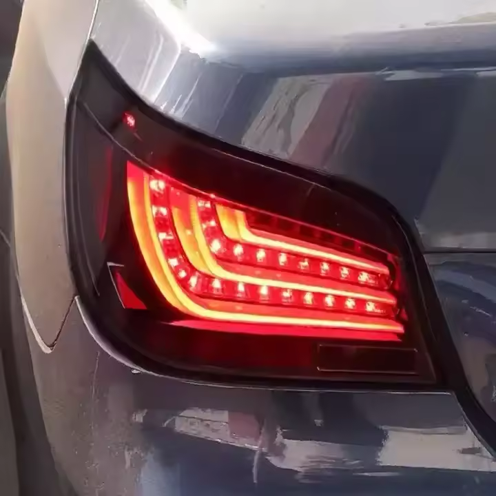 BMW 5 Series E60 (2003–2010) LED galiniai žibintai, „E60 į F10“ dizainas