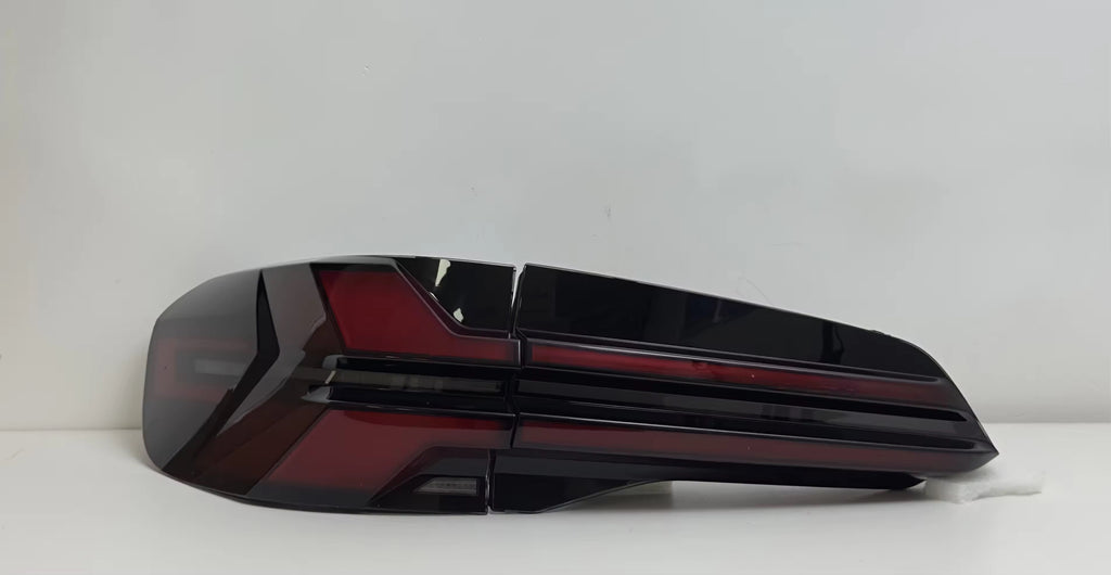 BMW X5 G05 (2019–2023) LED galiniai žibintai su autorinėmis sekvenčiomis LCI funkcijomis