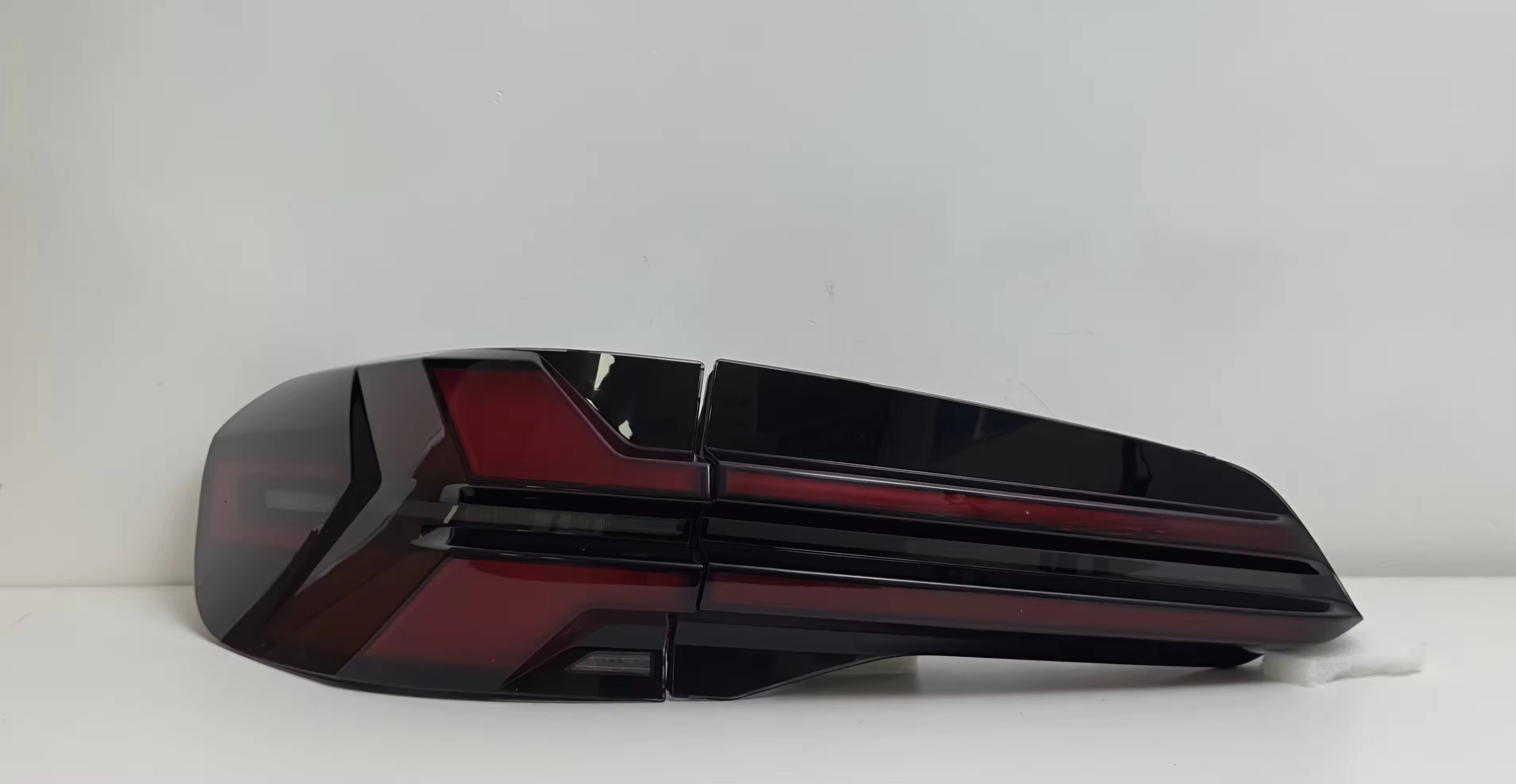 BMW X5 G05 (2019–2023) LED galiniai žibintai su autorinėmis sekvenčiomis LCI funkcijomis